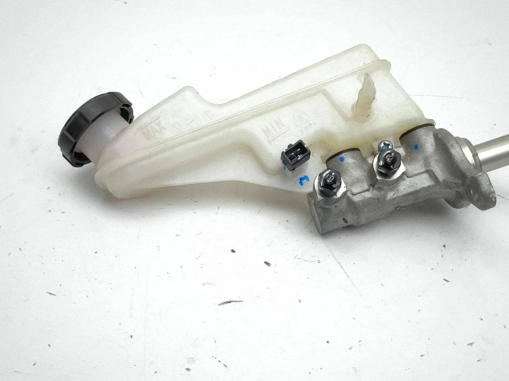 Master brake cylinder