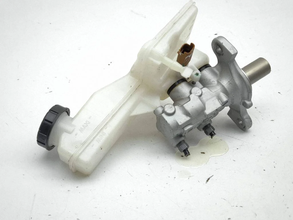 Master brake cylinder