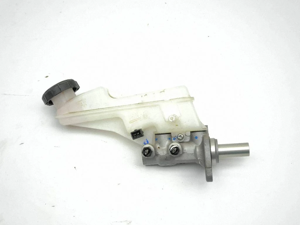 Master brake cylinder