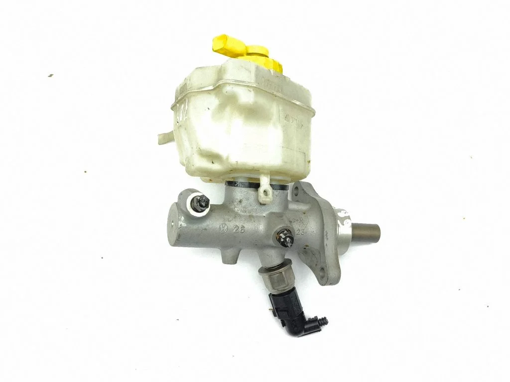 Master brake cylinder