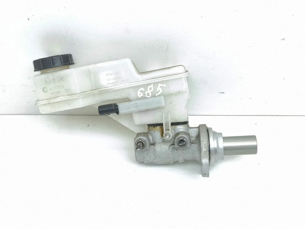 Master brake cylinder 1EC611301