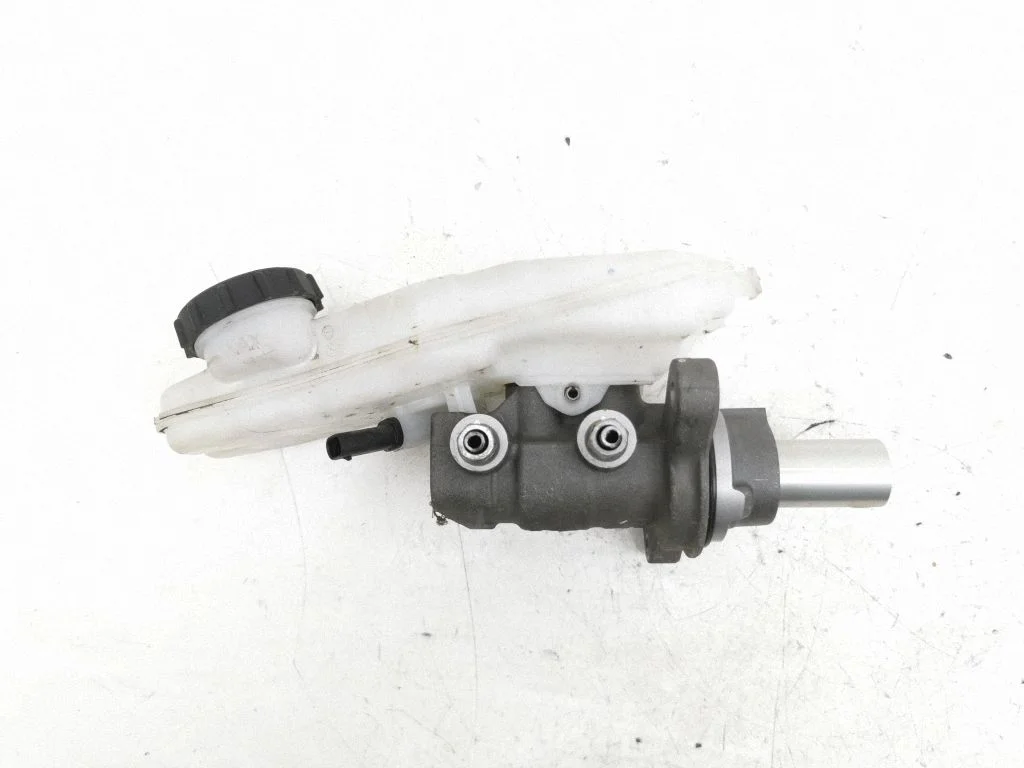 Master brake cylinder 0204847577