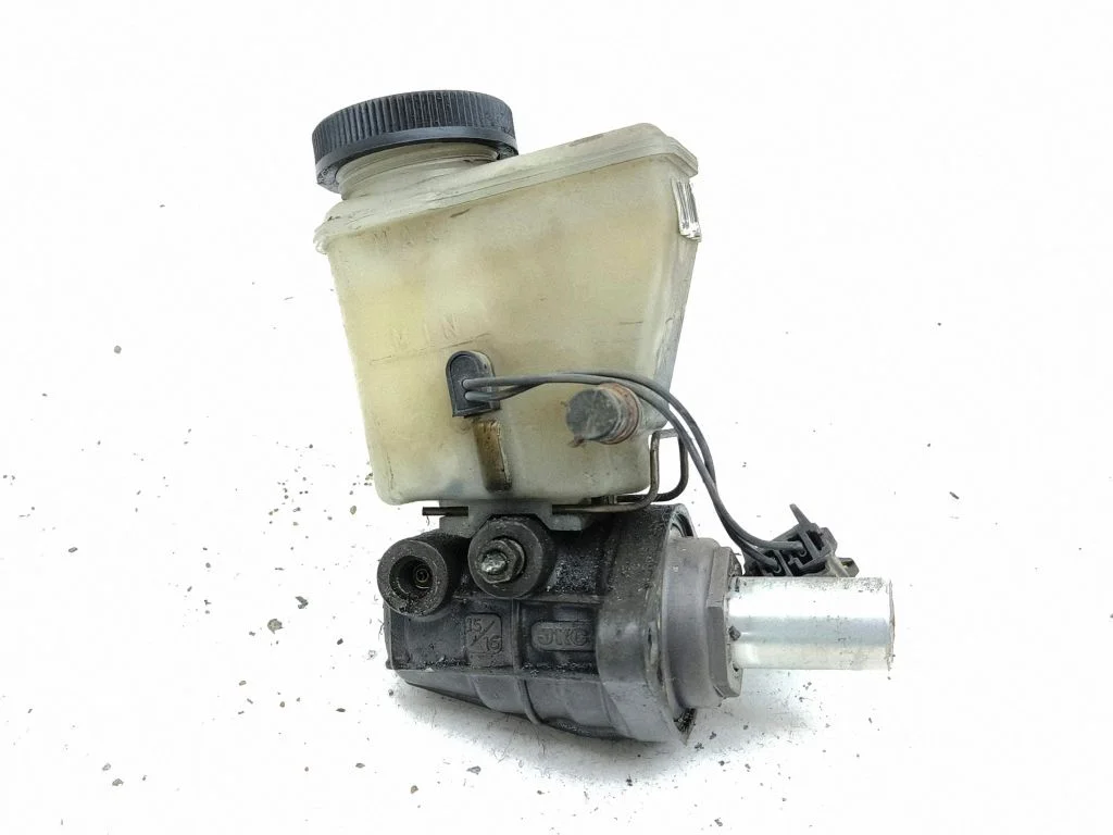 Master brake cylinder