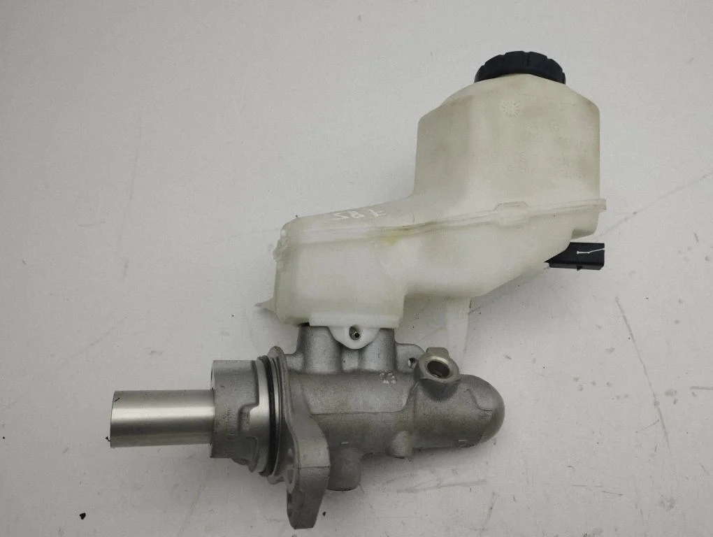 Master brake cylinder