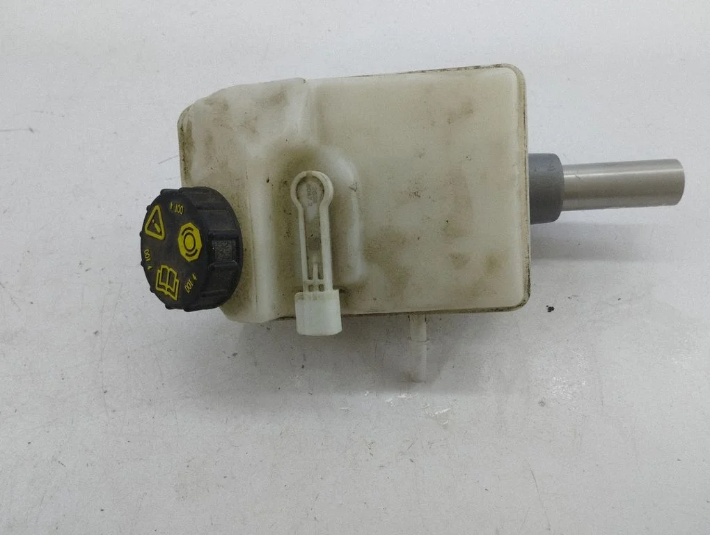 Master brake cylinder JX612K478B