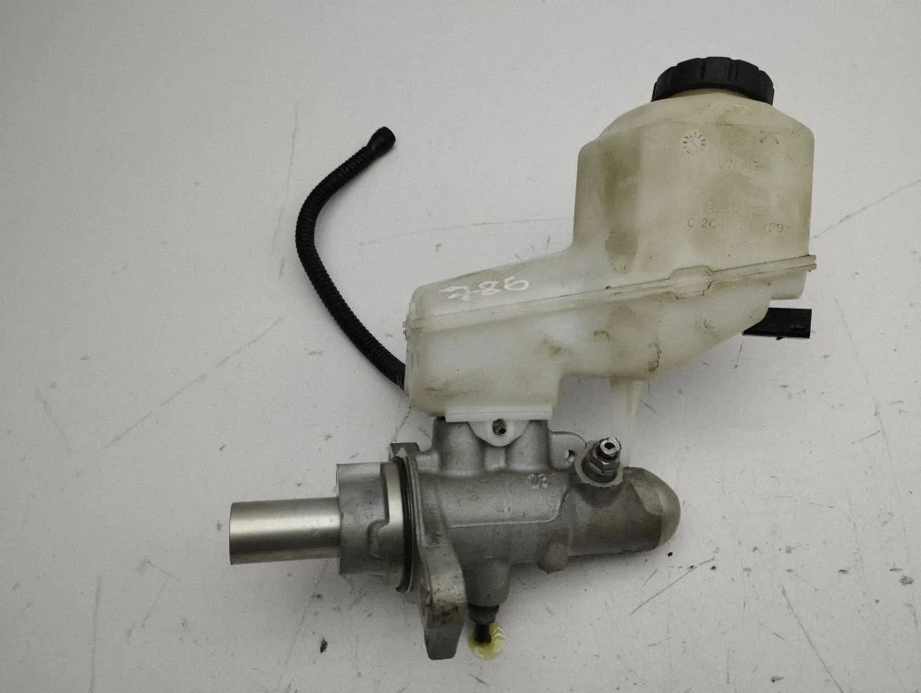 Master brake cylinder