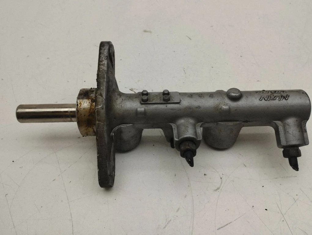 Master brake cylinder
