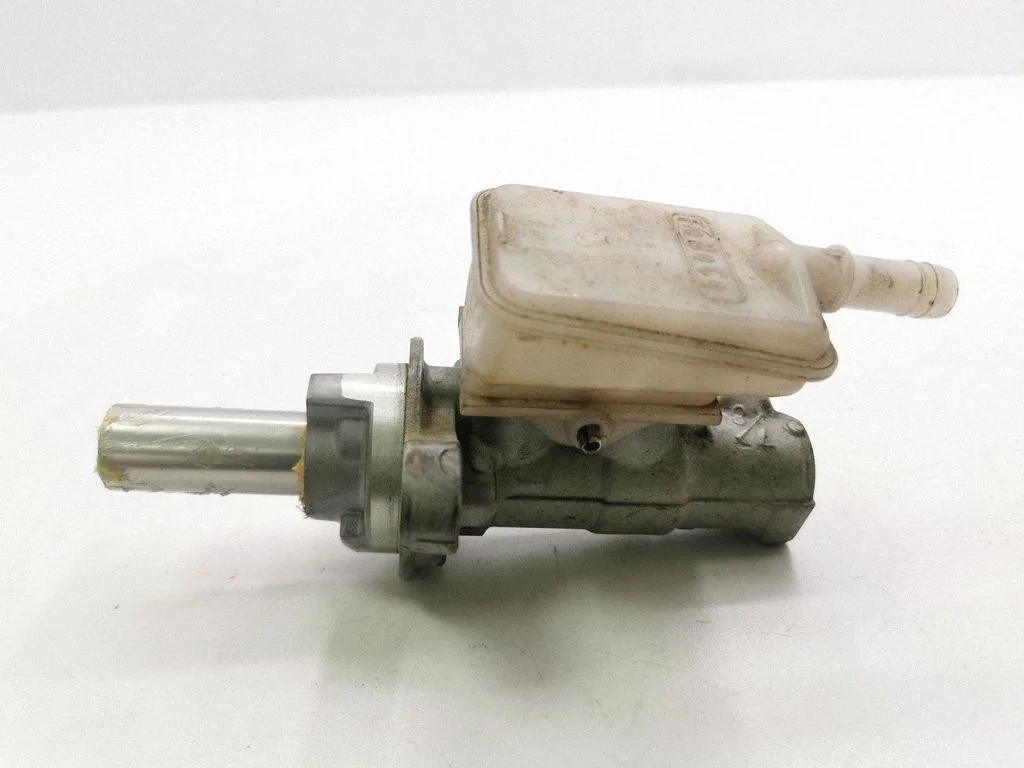 Master brake cylinder EG230X06445