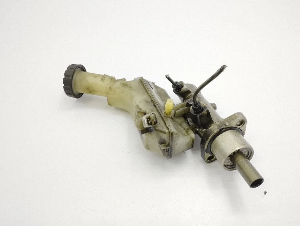 Master brake cylinder 2245WJT9