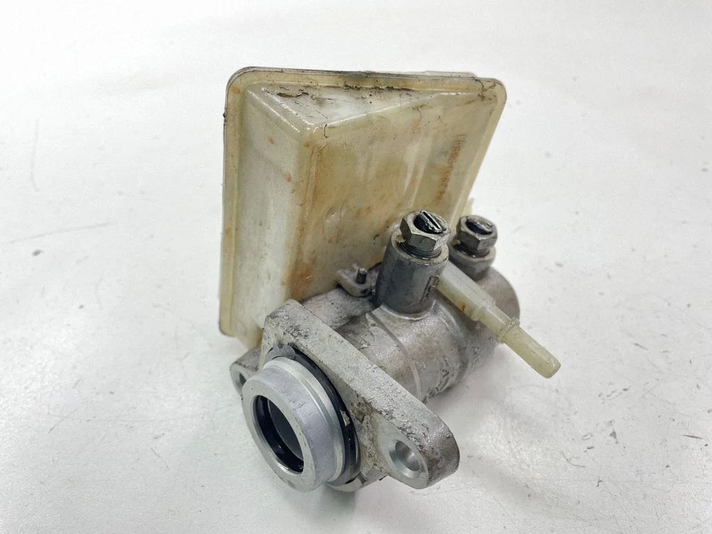 Master brake cylinder 03350885551