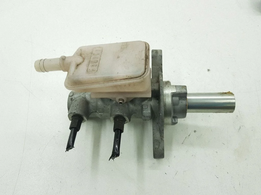 Master brake cylinder EG230614A