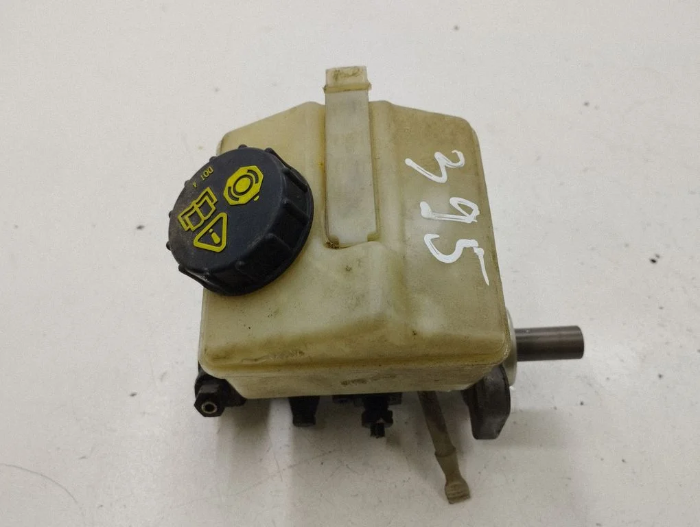 Master brake cylinder 8683272