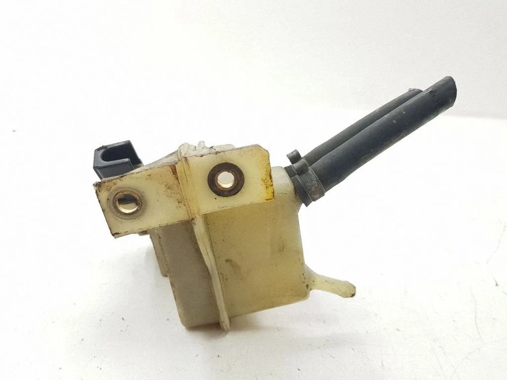 Brake fluid reservoir