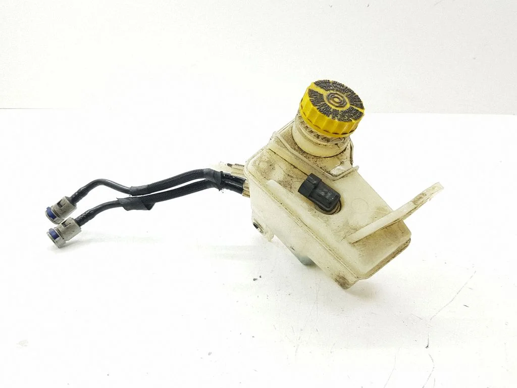 Brake fluid reservoir