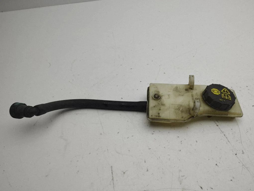 Brake fluid reservoir AV612K478CA