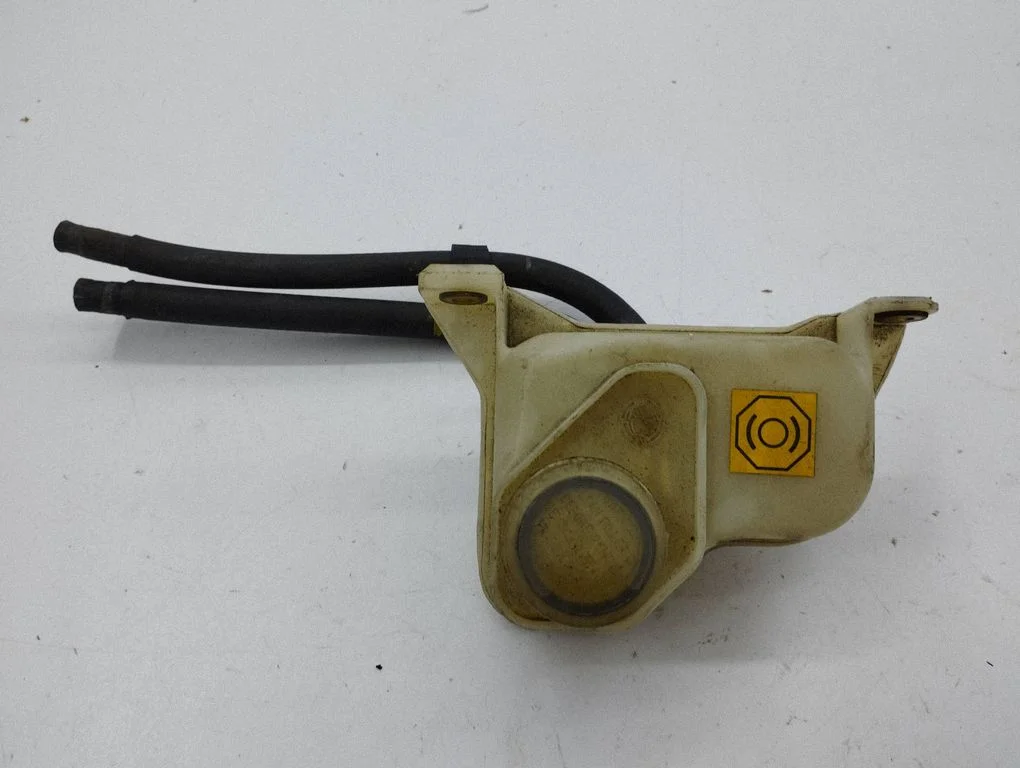 Brake fluid reservoir