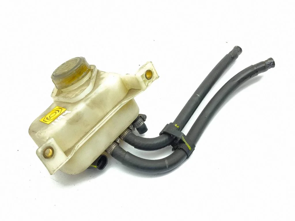 Brake fluid reservoir