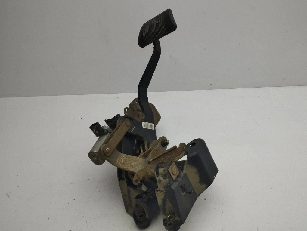 Brake pedal – Chrysler Town & Country V (2008-2016)