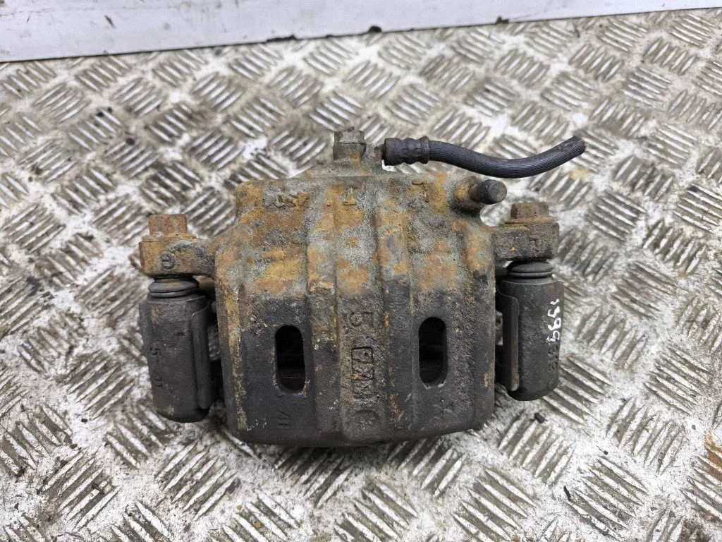 Front brake caliper – left