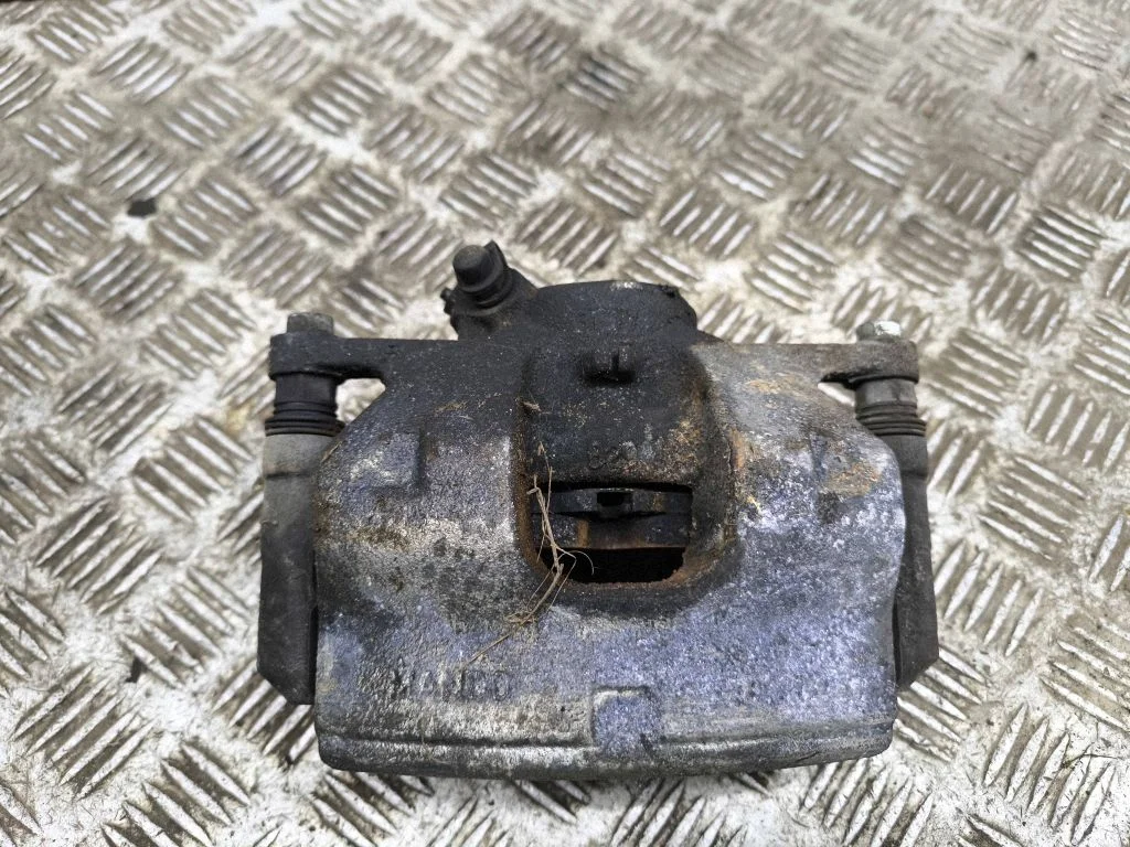 Front brake caliper – right