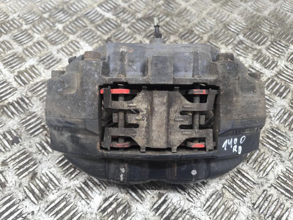 Front brake caliper – right