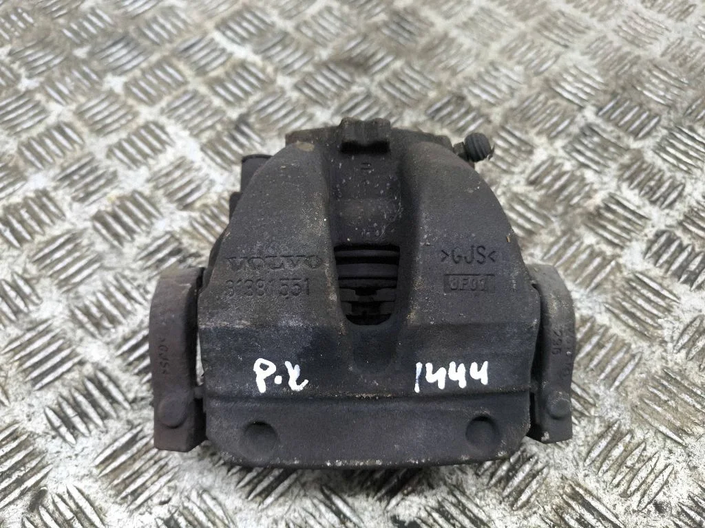 Front brake caliper – left