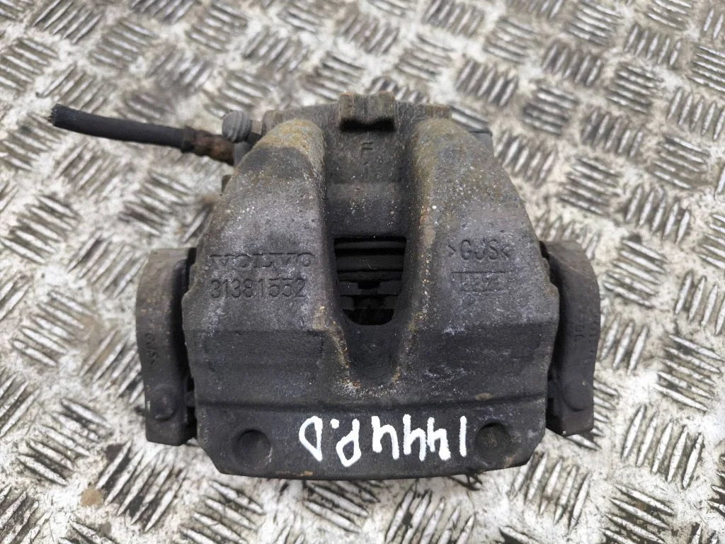 Front brake caliper – right