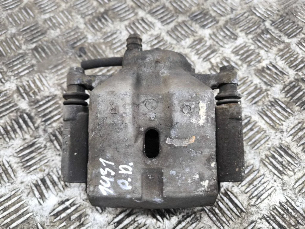 Front brake caliper – right
