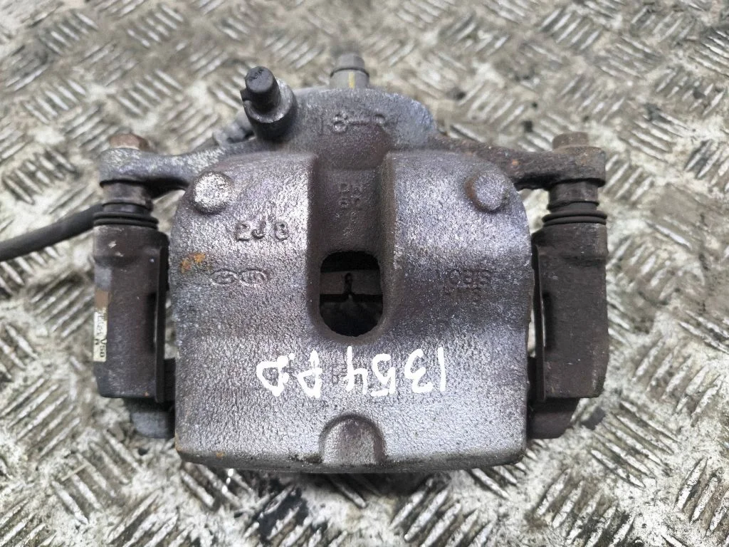 Front brake caliper – right