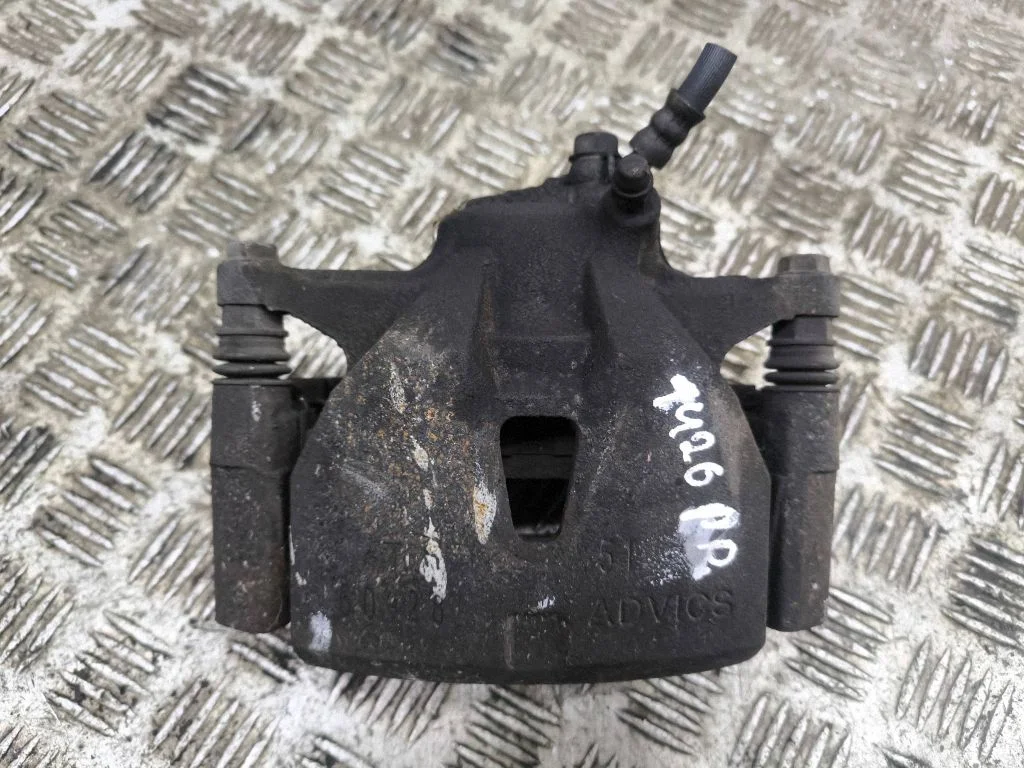 Front brake caliper – right