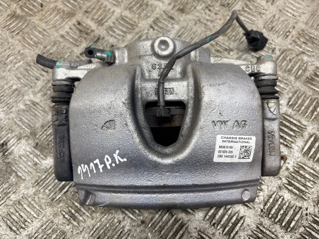 Front brake caliper – left