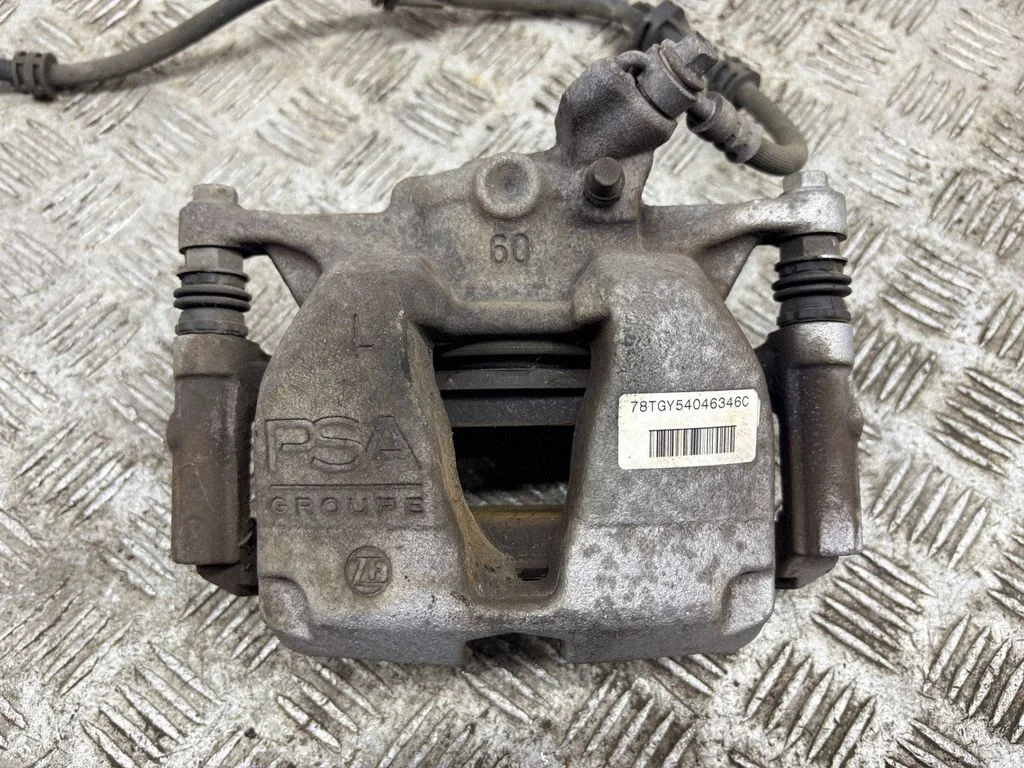 Front brake caliper – left