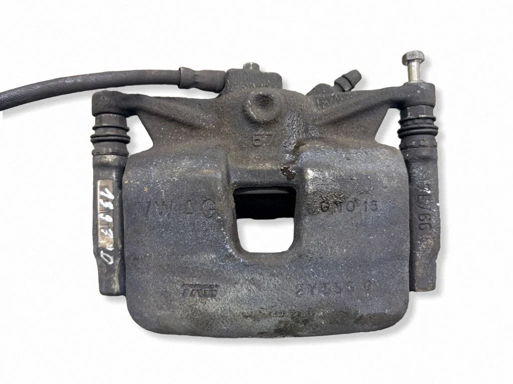 Front brake caliper – right