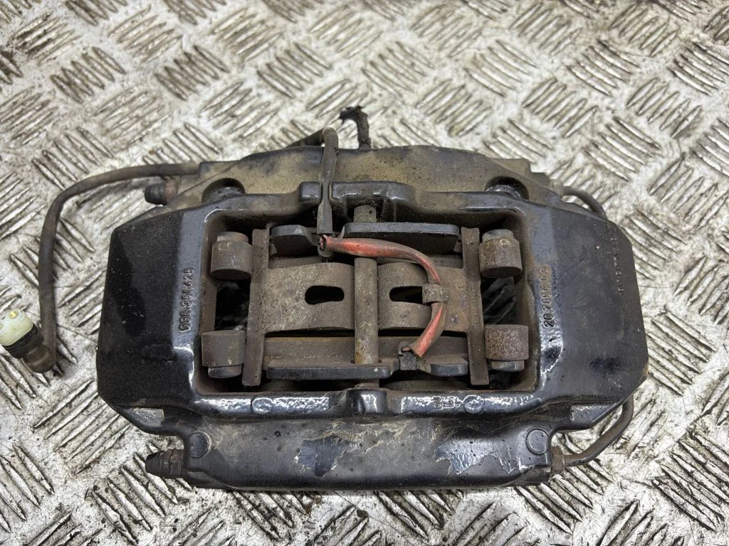 Front brake caliper – Porsche 911 996 (1997-2005)