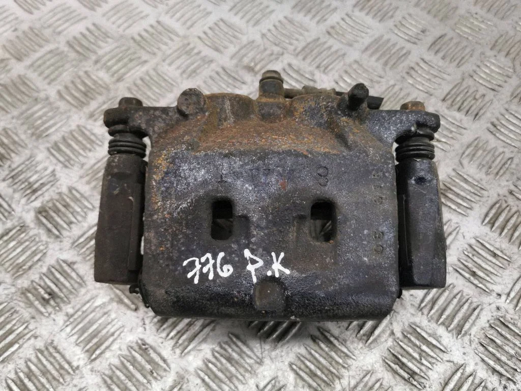 Front brake caliper – left