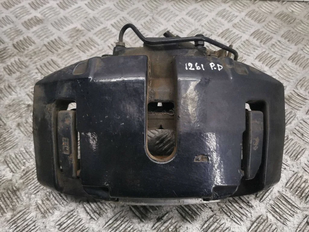 Front brake caliper – right