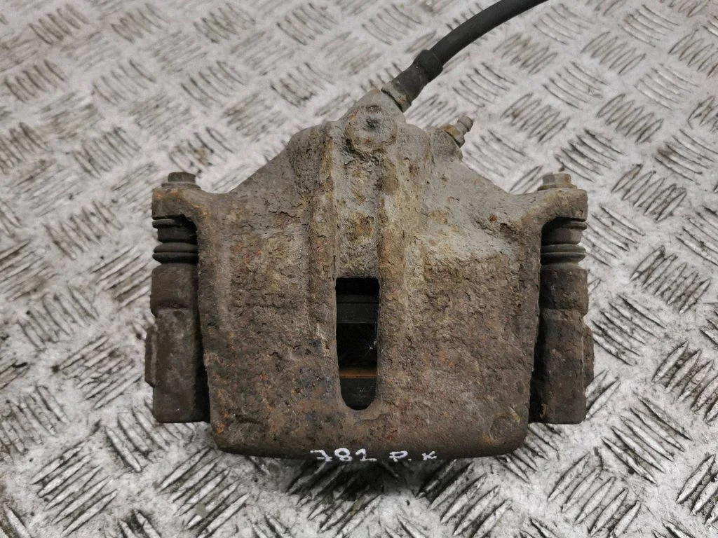 Front brake caliper – left