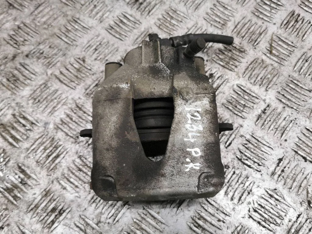 Front brake caliper – left