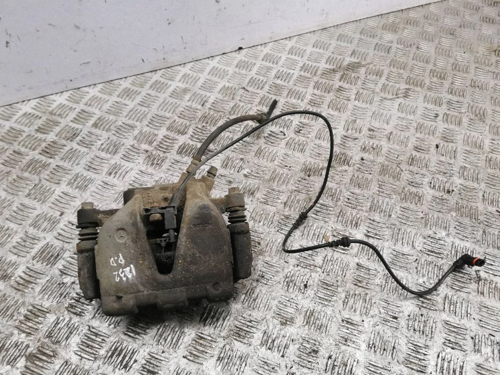 Front brake caliper – Mercedes-Benz GLK-Class (X204) (2008-2016)