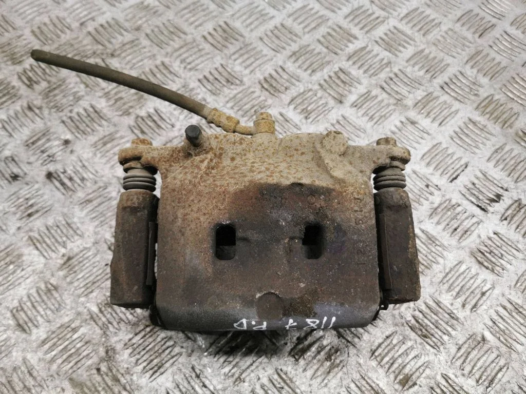 Front brake caliper – right