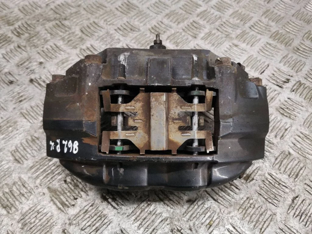 Front brake caliper – left