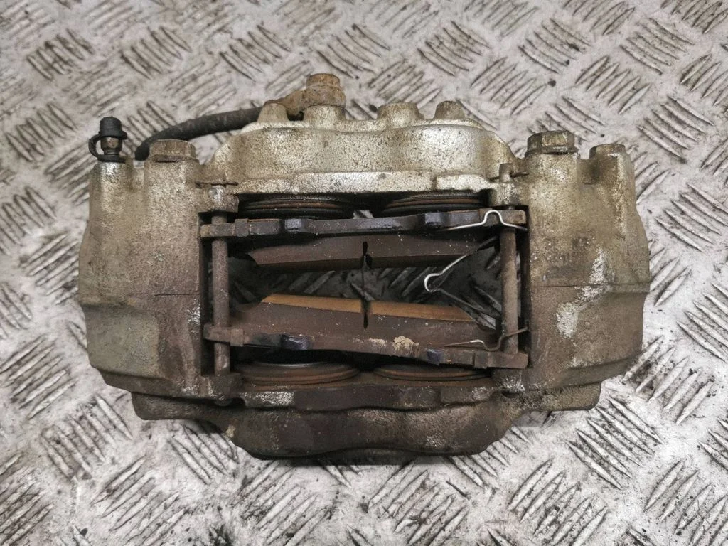 Front brake caliper – left