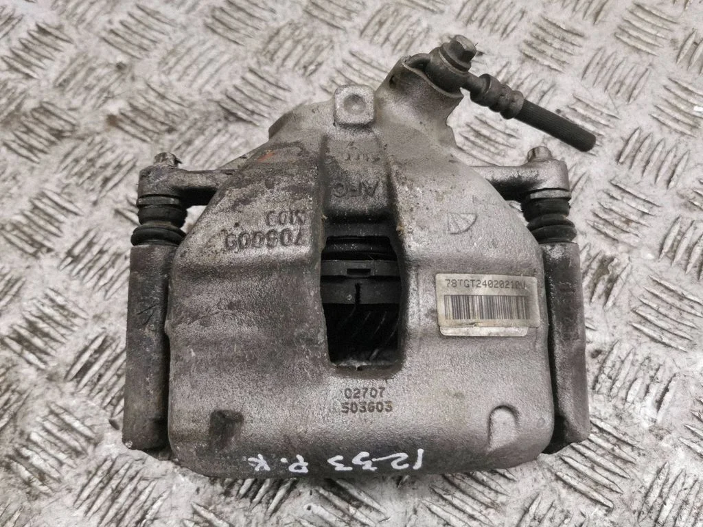 Front brake caliper – left