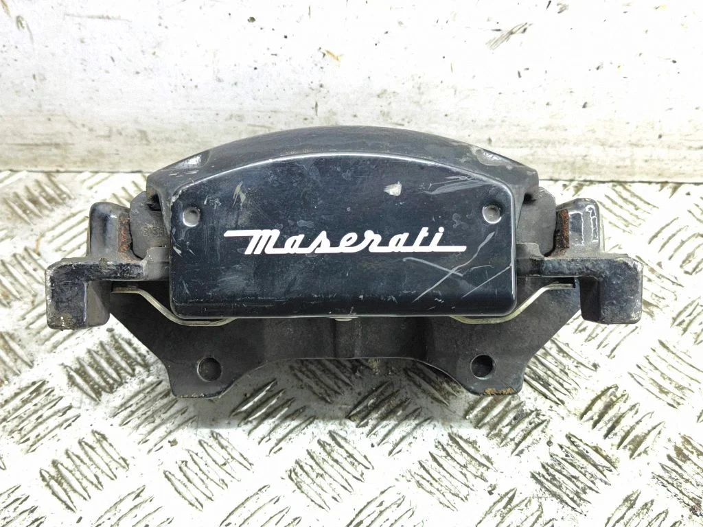 Front brake caliper – right