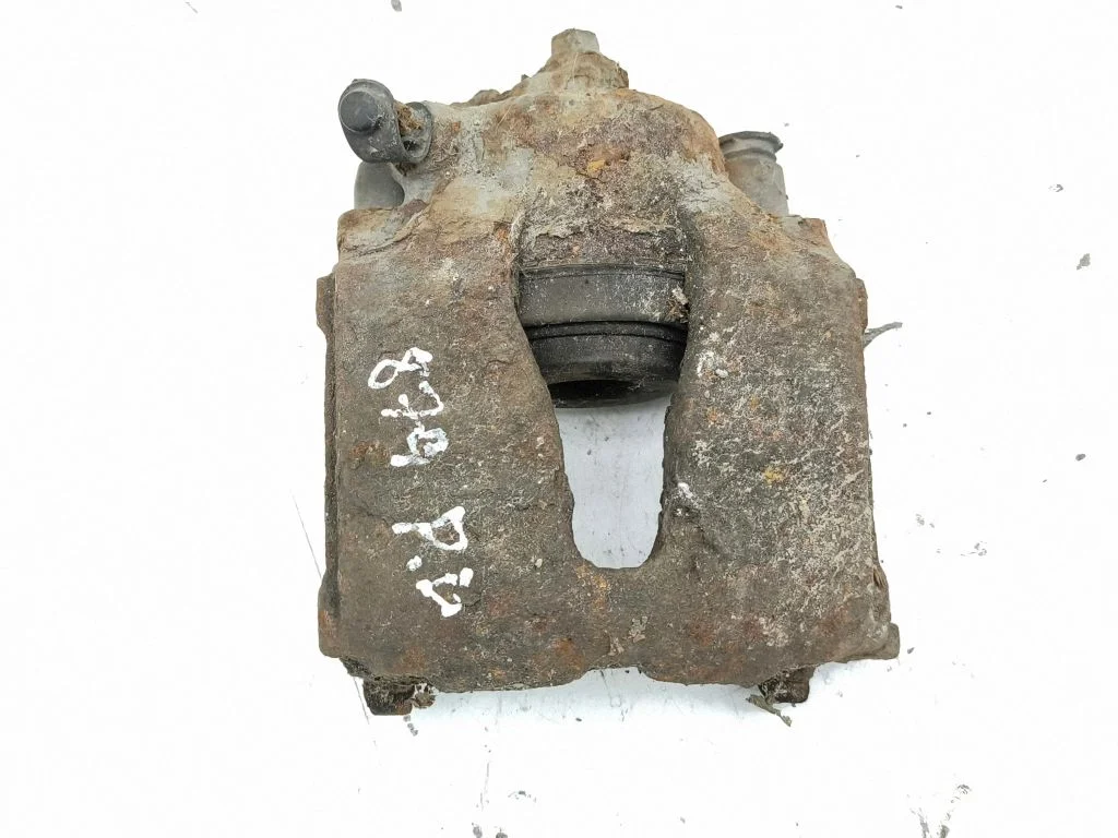 Front brake caliper – right