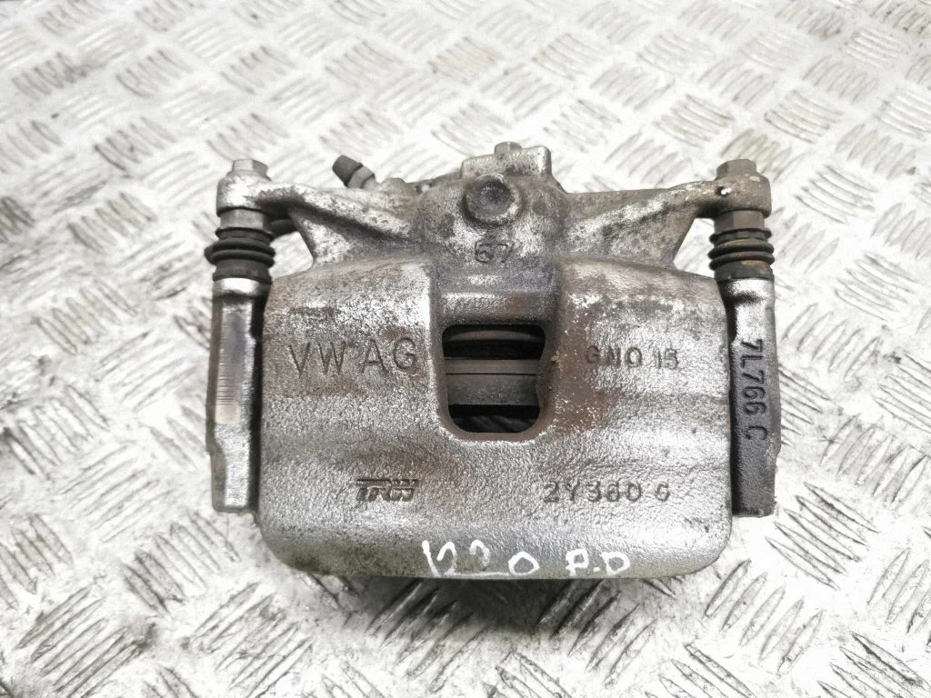 Front brake caliper – right