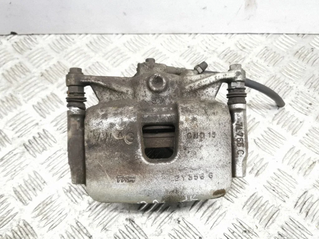 Front brake caliper – left