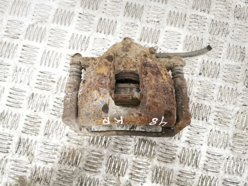 Front brake caliper – left