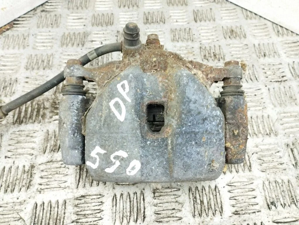 Front brake caliper – right
