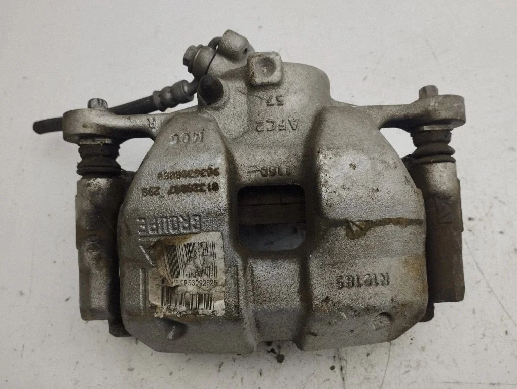 Front brake caliper – right